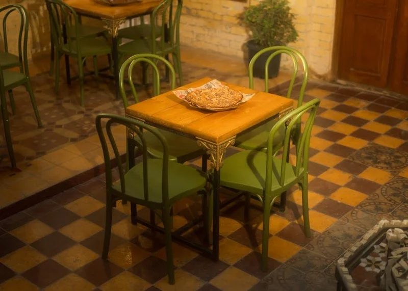 Pandeli Restoran'ın tarihi Osmanlı dekorasyonu ve çini süslemeleri